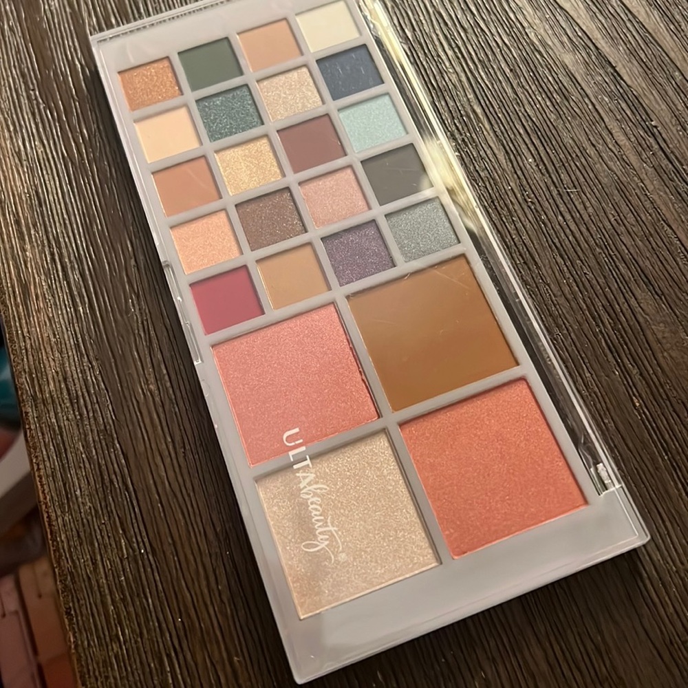 Brand New Ulta Palette Eyeshadow/Contour/Blush